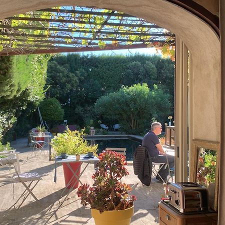 Eyguières ラ ドミュール Bed & Breakfast エクステリア 写真