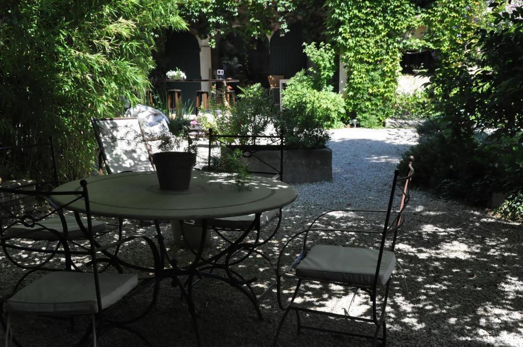Eyguières ラ ドミュール Bed & Breakfast エクステリア 写真
